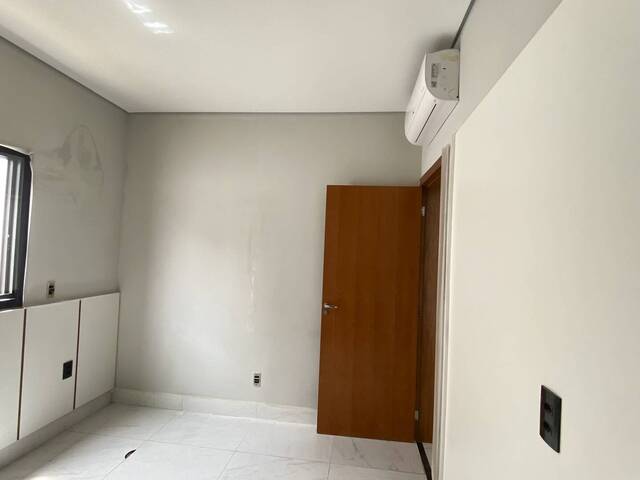 #28 - Casa para Venda em Cuiabá - MT - 3